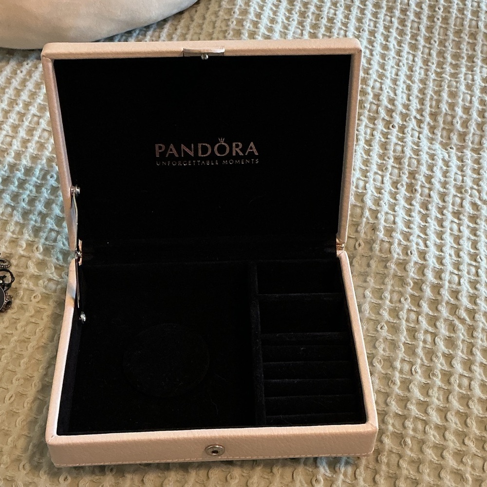 Pandora Leather Jewelry Case with Black Velvet Interior ~ Blush - Picture 2 of 7